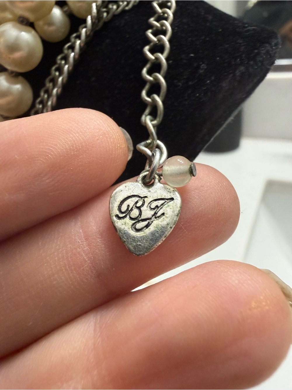 Jumbo B Johnson Pearl Necklace with Crowned Skull Pendant and Teal Accents NWOT - Picture 6 of 7